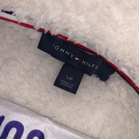 TOMMY HILFILGER White Sherpa Quarter Zip Sweater - Picture 3 of 4